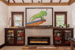 Interior - Cozy & Chic | Close to City Creek (Pocatello)