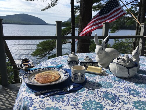 Acadia cottage on Long Pond 20 ft to Water, 2 cottages, Sleeps 4