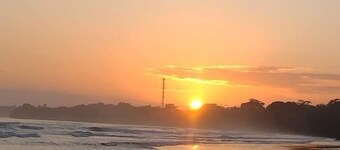 🐒CASA MONO VERDE 10 minutes walk to playa blanca, The National Park, Mepe Bus