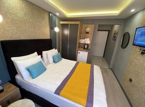 Classic Double Room | Premium bedding, desk, bed sheets - Ulu City Hotel (Bursa)