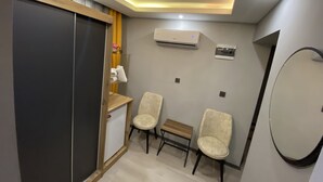 Classic Triple Room | Premium bedding, desk, bed sheets - Ulu City Hotel (Bursa)