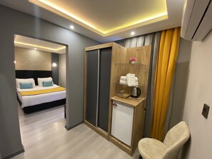 Classic Triple Room | Premium bedding, desk, bed sheets - Ulu City Hotel (Bursa)