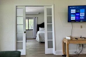 2 bedrooms, desk, iron/ironing board, free WiFi - Golf Group Condo | 2 En Suites | 4 Queen Beds | Saddlebrook Amenities (Wesley Chapel)