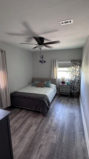3 bedrooms, iron/ironing board, free WiFi, bed sheets