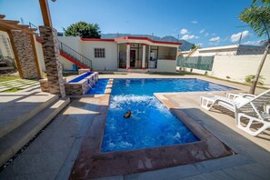 Outdoor pool, a heated pool - Villa Leyenda Jarabacoa (Jarabacoa)
