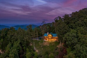 Exterior - Secluded cabin | Epic mountain views + hot tub (Sevierville)