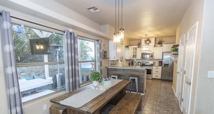 Year Round Heated Pool, Hot Tub, Pet Friendly