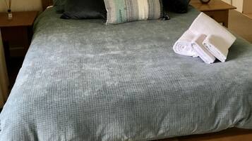 3 Schlafzimmer, BĂŒgeleisen/BĂŒgelbrett, Internetzugang, BettwĂ€sche