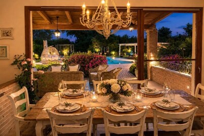 Spectacular Villa, Jacuzzi pool, playground -Wi-Fi - barbecue area