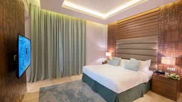 Royal Villa | 2 bedrooms, premium bedding, down duvets, memory-foam beds