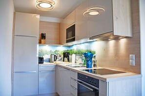 Køleskab, mikrobølgeovn, ovn, opvaskemaskine