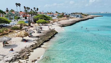 Beach nearby, sun-loungers, beach towels
