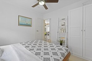 3 bedrooms, in-room safe, desk, iron/ironing board