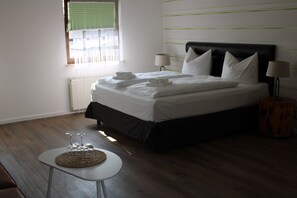 Phòng đôi | Bộ đồ giường cao cấp, chăn bông, nệm Select Comfort 