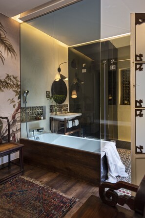 Superior Room | Bathroom