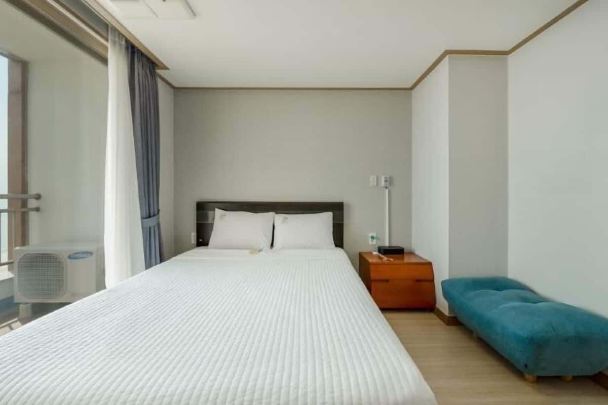 1 Schlafzimmer, individuell dekoriert, individuell eingerichtet