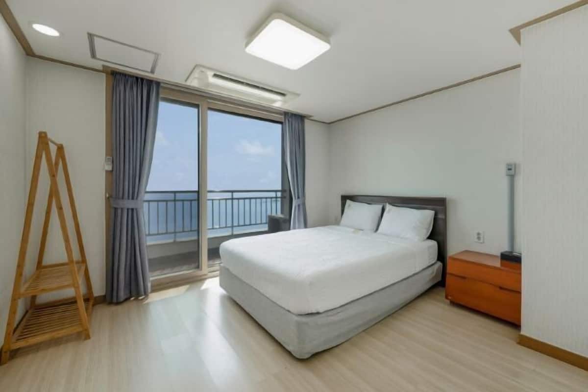1 bedroom, individually decorated, individually furnished, free WiFi