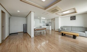 Penthouse Suite - Condo style oceanview with Balcony | 1 quarto, individualmente decorados, individualmente mobiliados