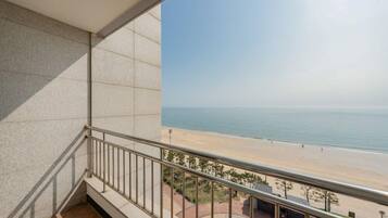 Special Queen Two room Oceanview | 1 bedroom, individually decorated, individually furnished, free WiFi