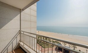 Special Queen Two room Oceanview | 1 bedroom, individually decorated, individually furnished, free WiFi - Daecheon Mud Beach Hotel (Boryeong)