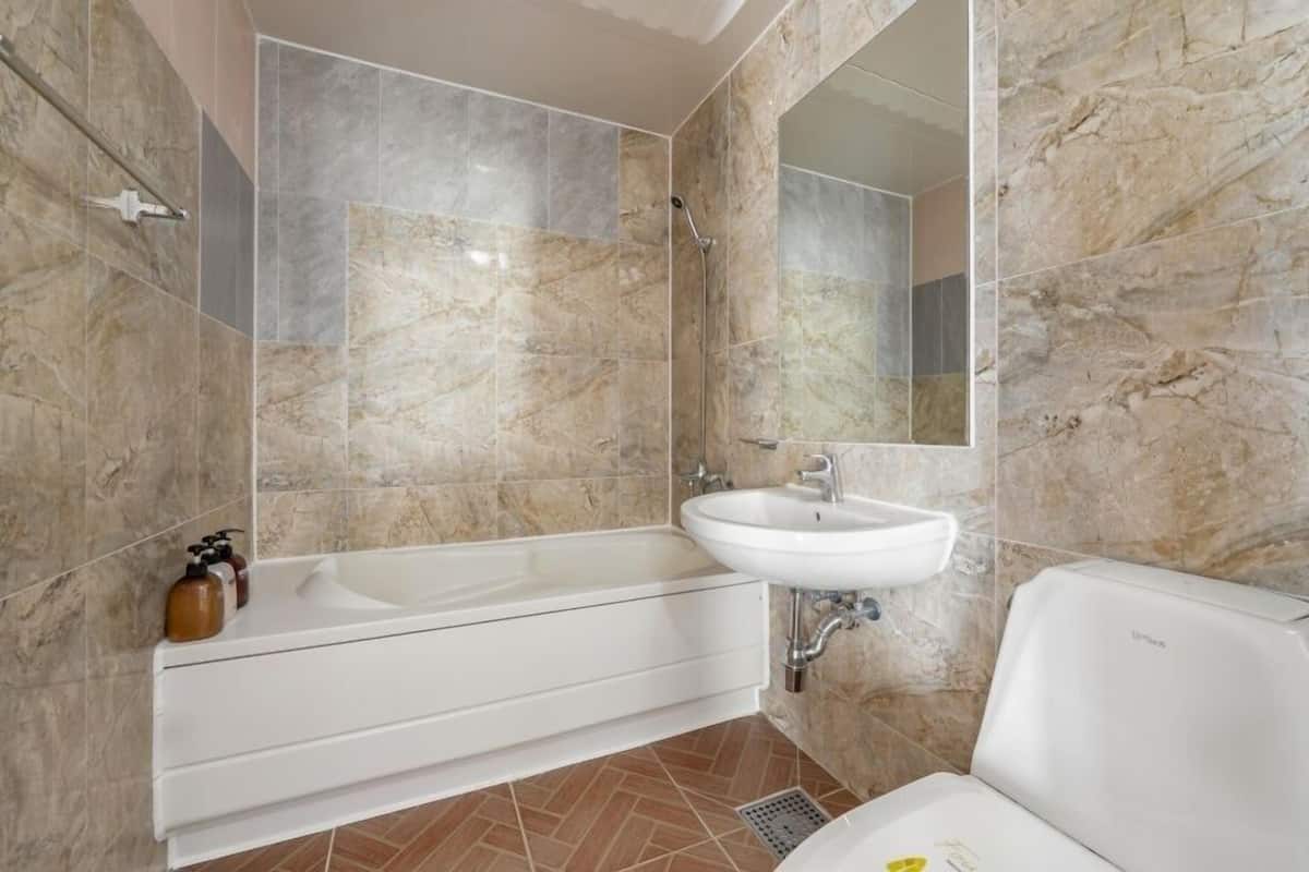 Penthouse Suite - Condo style oceanview with Balcony | Badezimmer | Dusche, Haartrockner, BademÀntel, Hausschuhe