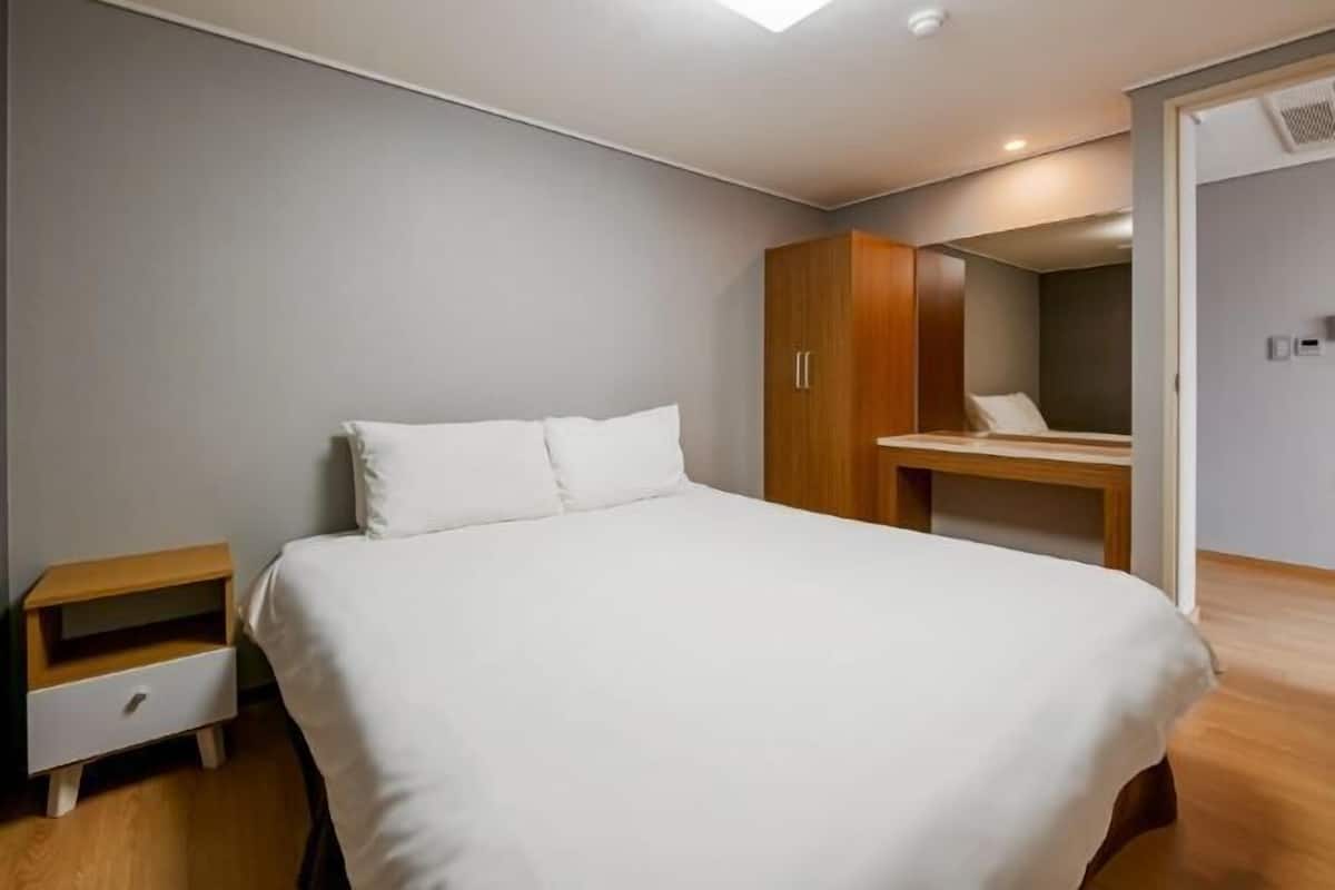 1 chambre, Wi-Fi gratuit, draps fournis