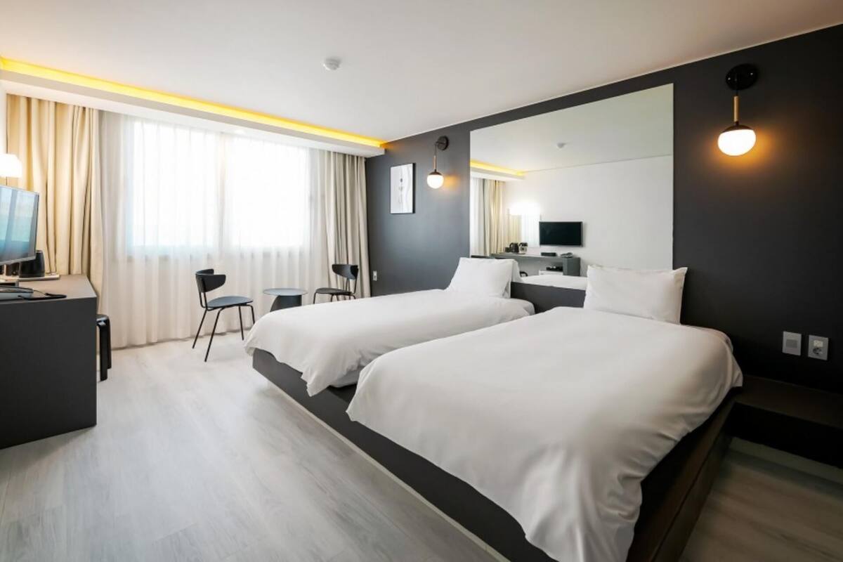 room (standard twin) | 1 bedroom, free wifi, bed sheets