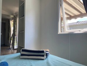2 bedrooms