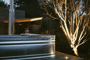 Property grounds - The West Nest -Luxury Cottage, Sea Views & Hot Tub (Isle of Skye)