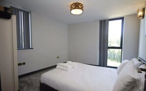 Apartment, Mehrere Betten | 3 Schlafzimmer, kostenloses WLAN, Bettwäsche