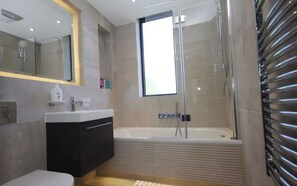 Apartment, Multiple Beds | Bathroom | Combined shower/bathtub, deep-soaking bathtub, hair dryer, towels - Captivating 2-bed Flat W/terrace in North London (London)