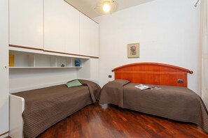 Villa familiar, varias habitaciones, frigorífico y microondas (Villa Le Poggiola) | 6 dormitorios, wifi gratis, ropa de cama