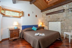 Biệt thự dành cho gia đình, nhiều phòng ngủ, tủ lạnh & lò vi sóng, cạnh núi (Villa Le Poggiola) | 6 phòng ngủ, truy cập Internet không dây miễn phí, bộ trải giường