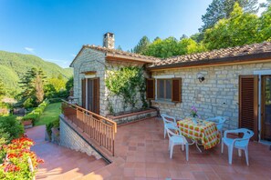 BBQ/picnic area - Villa Le Poggiola (Borgo San Lorenzo)