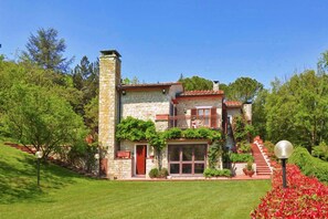 Family Villa, Multiple Bedrooms, Refrigerator & Microwave, Mountainside (Villa Le Poggiola) | Exterior - Villa Le Poggiola (Borgo San Lorenzo)