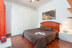 Family Villa, Multiple Bedrooms, Refrigerator & Microwave, Mountainside (Villa Le Poggiola) | 6 bedrooms, free WiFi, bed sheets - Villa Le Poggiola (Borgo San Lorenzo)