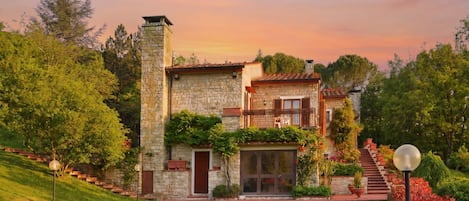 Family Villa, Multiple Bedrooms, Refrigerator & Microwave, Mountainside (Villa Le Poggiola) | Exterior