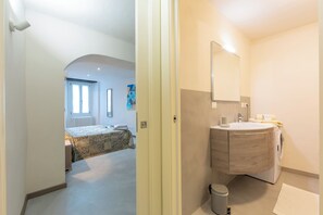 Family Apartment, Multiple Bedrooms (Nonna Sandrina in Monferrato hills) | Bathroom - Nonna Sandrina in Monferrato Hills (Garbagna)