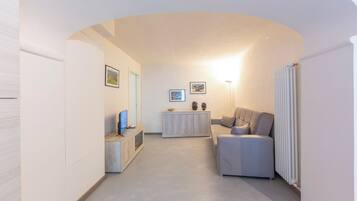 Apartemen Keluarga, beberapa kamar (Nonna Sandrina in Monferrato hills) | Area keluarga | Televisi 21-inci dengan saluran TV kabel