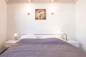 2 bedrooms, travel cot, free WiFi