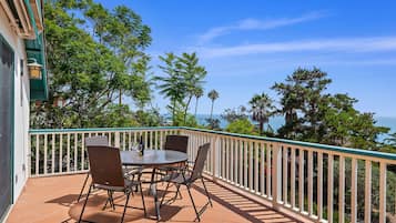 開放式套房, 1 張加大雙人床, 陽台, 海景 (Blue Ocean View Retreat) | 室外用餐