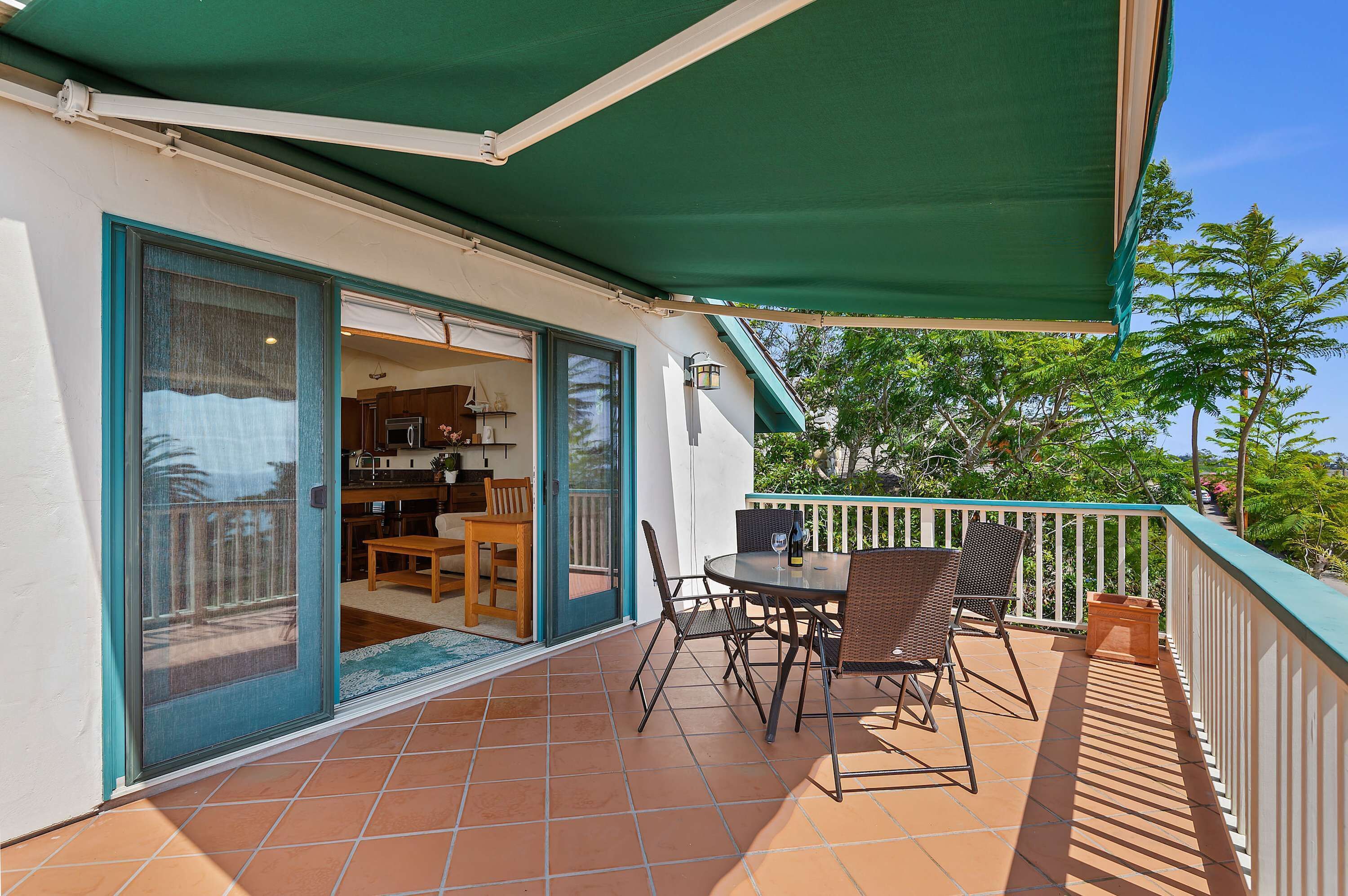 Studio Suite, 1 Queen Bed, Balcony, Ocean View (Blue Ocean View Retreat) | Outdoor dining