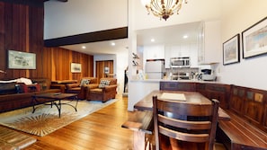 Condo, Plusieurs lits, patio, vue sur la montagne (Chamonix Retreat) | Cuisine privée | Cafetière-théière