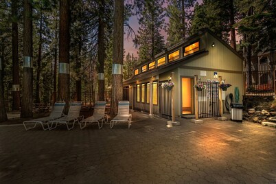 Enjoy Forest Views Retreat at Kingswood Village!