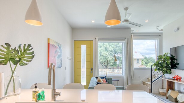 House, Multiple Beds, Kitchen, Garden View (Austin Retreat - Unit B) | Private kitchen | Coffee/tea maker, fridge, microwave, oven - Conveniently Located Upstairs Deck BBQ (Austin)