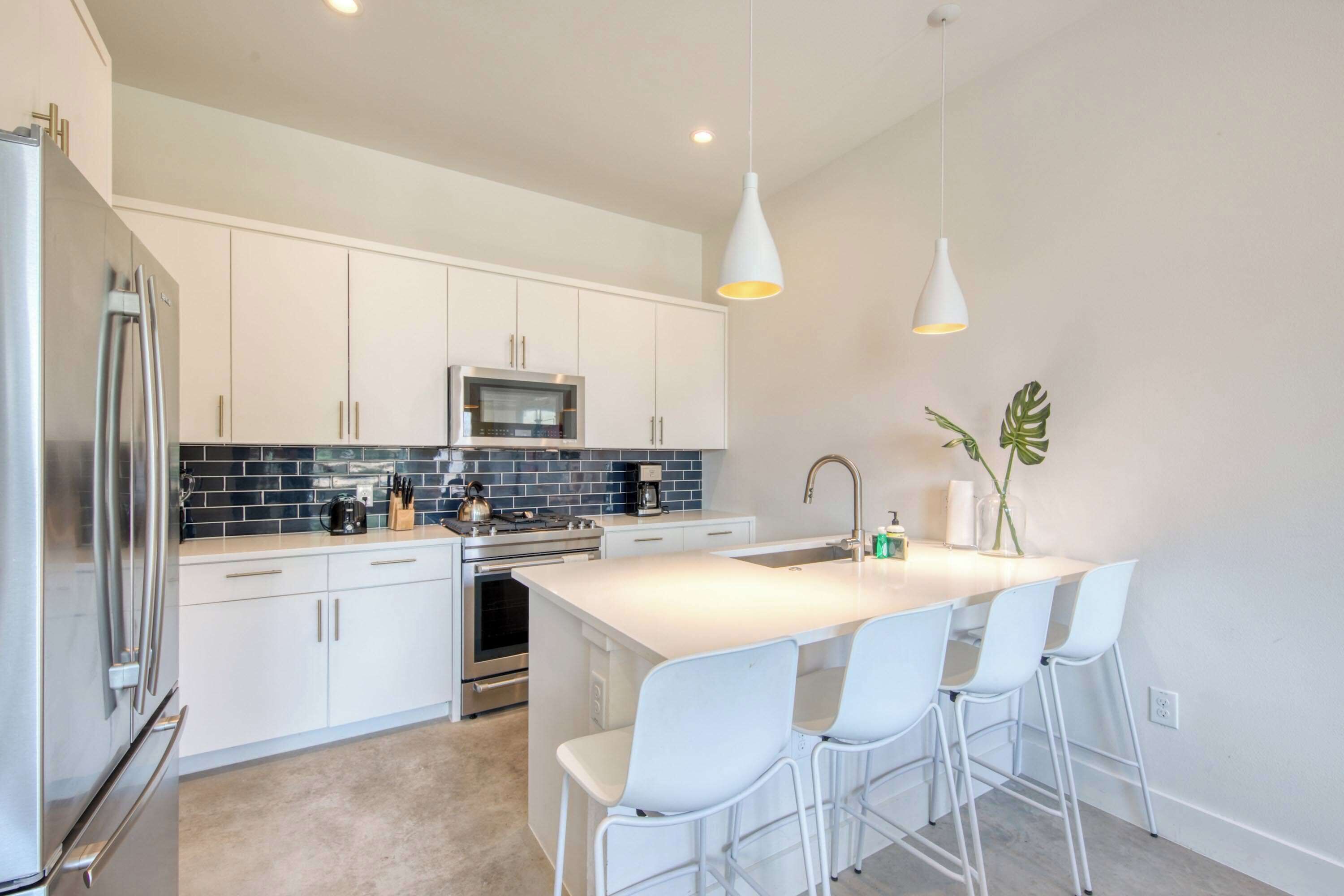 Maison, Plusieurs lits, cuisine, vue sur le jardin (Austin Retreat - Unit B) | Cuisine privée | Réfrigérateur, four à micro-ondes, un four, surface de cuisson