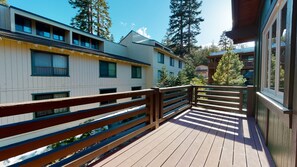 Casa de ciudad, varias camas, patio, vista a la montaña (Red Slate Canyon) | Balcón