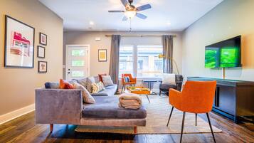 House, Multiple Beds, Balcony | Living room