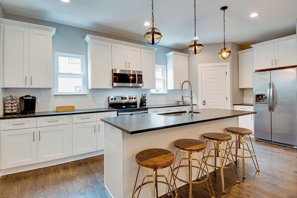 House, Multiple Beds, Balcony | Private kitchen