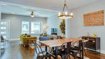 House, Multiple Beds, Balcony | Private kitchen